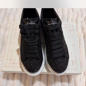 Women's Black Sneakers